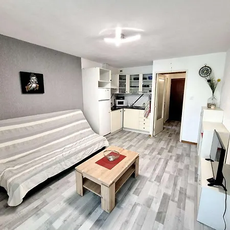 Apartment Studio, 4 Couchages, Lumineux, 500 M De La Et Des Commerces...